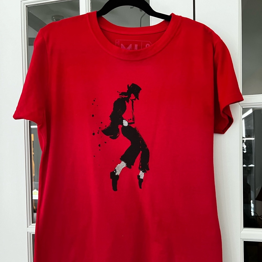 MJ The Musical, size XXL (fitted) but fits like a Large